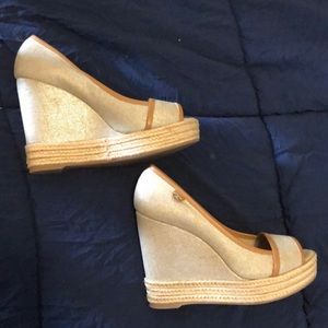 Tory Burch wedge tan shoes